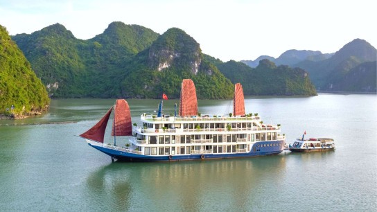 Verdure Lotus Classic Cruise 2 Days 1 Night