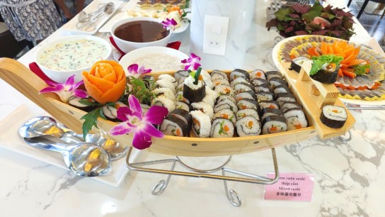 Queen Luxury Halong Bay Day Trip