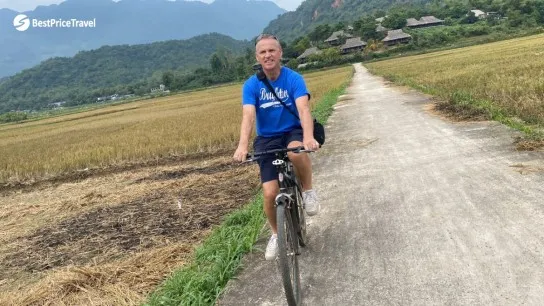 Enjoy The Tranquil Scenery Of The Countryside
