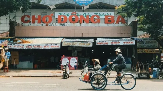 Experience The Local Life At Dong Ba Market