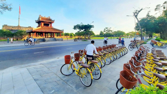 Hue City Tour & Cycling to Thanh Toan Bridge Day Trip