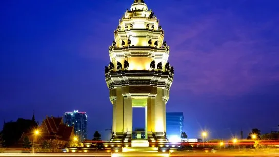 Day 1 The Independence Monument At Night