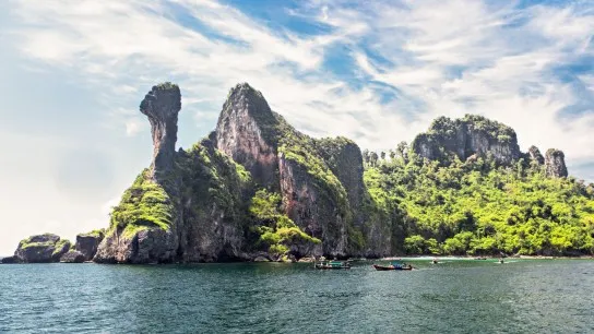 Day 5 Embark The Exciting 04 Islands Tour