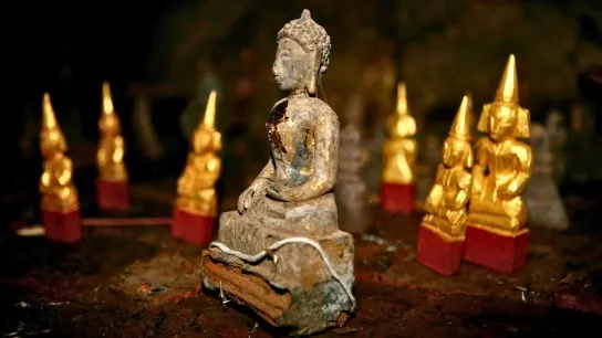 Day 2 Come To Pak Ou Caves To View Thousand Of Buddha Statue