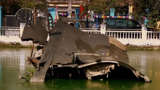 Visit Huu Tiep Lake Where B52 Remains