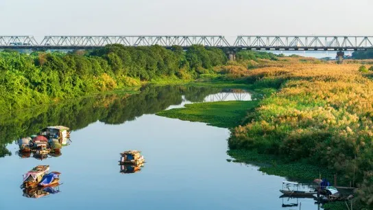 Sight Beautiful Scenery While Cruising On The Red River