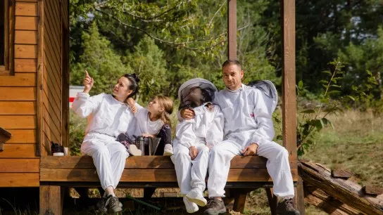 Day 1 Learn The Honey Making Process In A Bee Farm