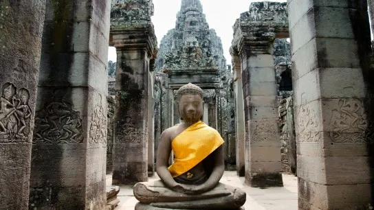 Admire The Architectural Wonders In Bayon Temple