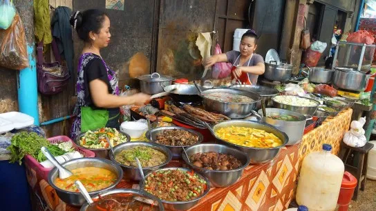 Day 2 Try Authentic Cambodia Foods In Russian Market
