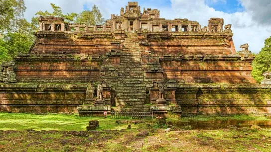 Phimeanakas Was Built In The Late 10th Century In The Khleang Style