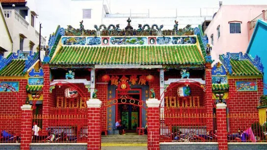 Burn Incense At Zihuang Pagoda