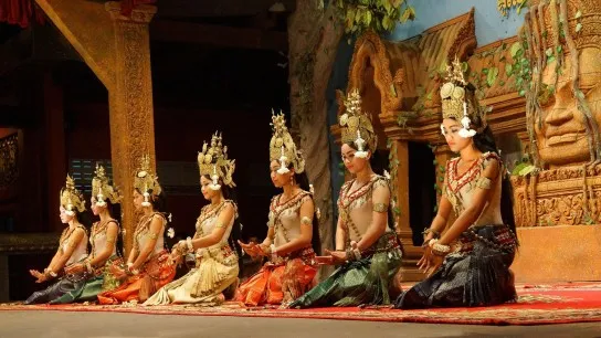 Day 1 Enjoy Traditional Apsara Dance In The End Of Day