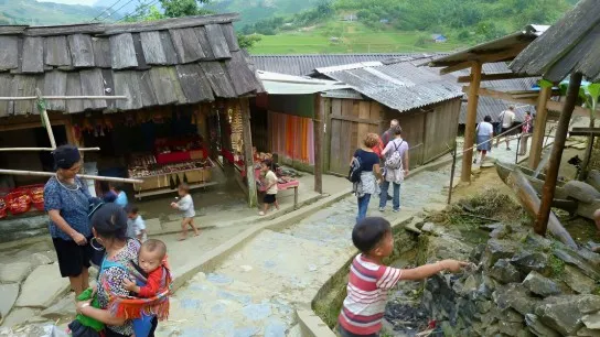 Day 4 Have An Amazing Trek To Cat Cat Village