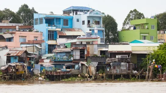 Day 14 Immerse In The Rural Floating Houses Along The Riverbank