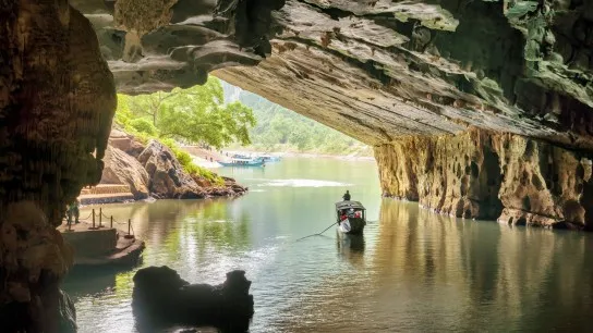 Day 2 Son River Which Leads To Phong Nha Cave