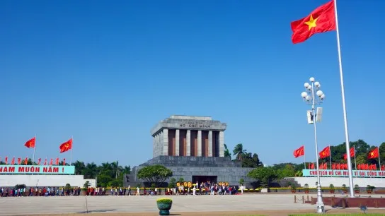 Day 2 Ho Chi Minh Mausoleum In The Middle Of Ba Dinh Square