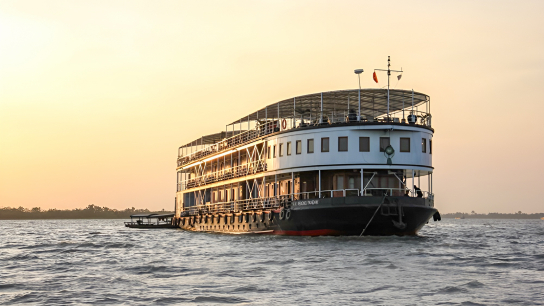 Pandaw Mekong Cruise Upstream 4 days: Saigon - Phnom Penh
