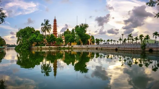 Day 2 Tran Quoc Pagoda On The West Lake