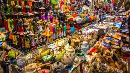 Day 3 Discover Vibrant Culture And Goods At Ben Thanh Market