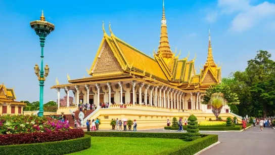 Day 6 Pay A Visit To The Royal Palace