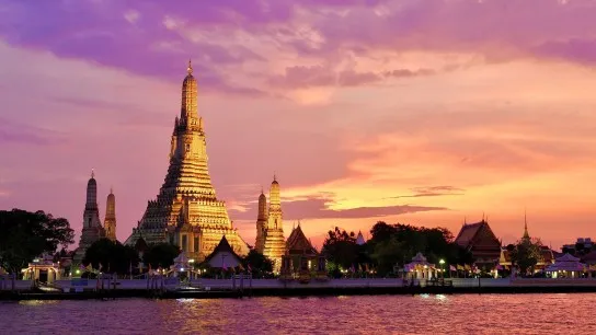 Day 2 Admire The Stunning Wat Arun At Sunset