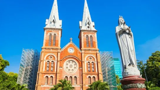 Day 2 Admire The French Architecture Of Saigon Notre Dame Cathedral