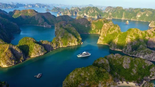 Day 2 Marvel At The Majestic Sight Of Halong Bay