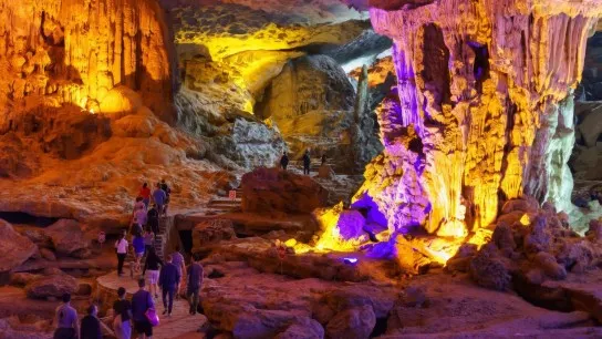 Day 2 Discover The Breathtaking Stalactites And Stalagmites Of Sung Sot Cave