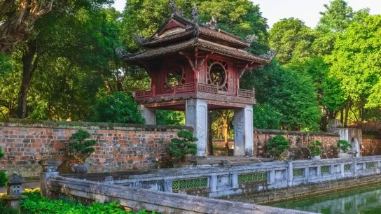 Day 1 Explore The First University Of Vietnam Temple Of Literature