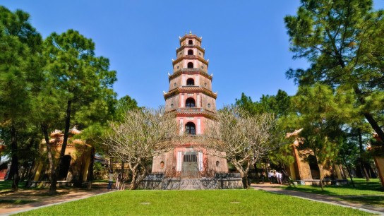 Central Vietnam Heritage & Adventure Private Tour 9 days
