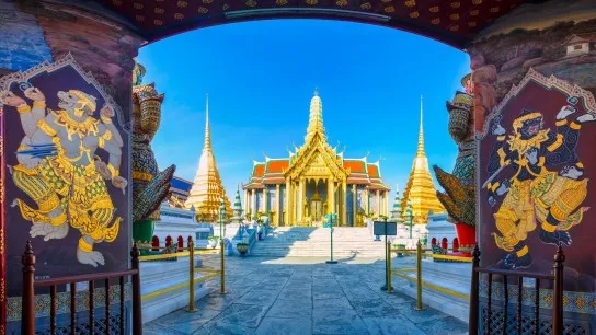 Day 4 Admire The Sacred Beauty Of Wat Phra Kaew