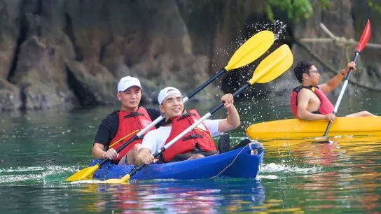 Day 4 Join Exctiting Activities Like Swimming And Kayaking