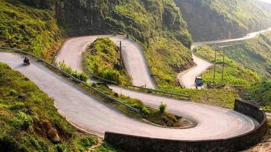 Day 2 Signature Winding Roads At Bac Sum Pass