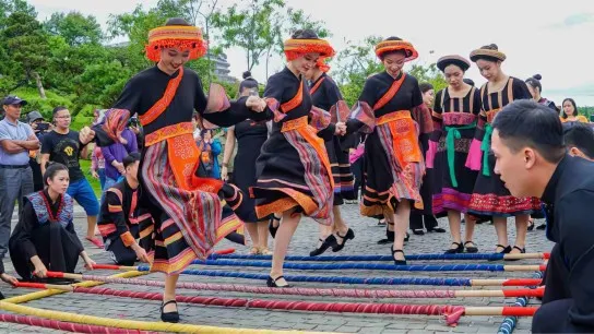 Day 2 Have The Chance To Participate In Traditional Festivals