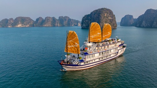 Signature Royal Cruise 2 Days 1 Night