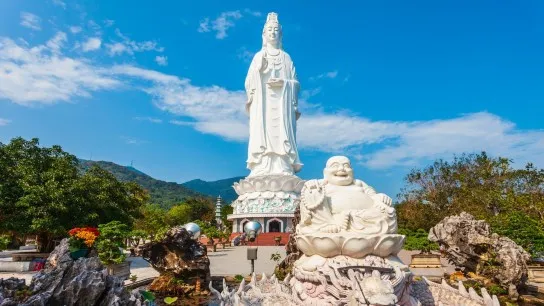 Day 6 Linh Ung Pagoda Is A Beautiful Buddhist Temple In Da Nang