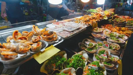 Day 1 Taste Local Delights At The Bustling Night Market