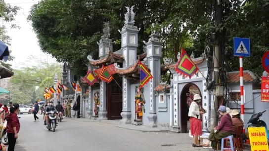 Day 1 Start The Day By Visiting The Sacred Ha Pagoda