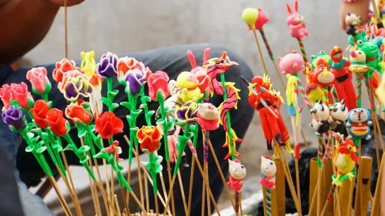 Day 3 Shape Your Own Colorful To He Figurine In Xuan La Village