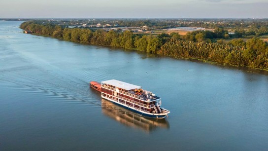 Toum Tiou II Cruise Upstream 9 days: Saigon - Siem Reap