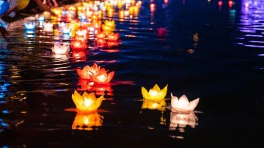 Day 3 Send Wishes At The Lantern Festival