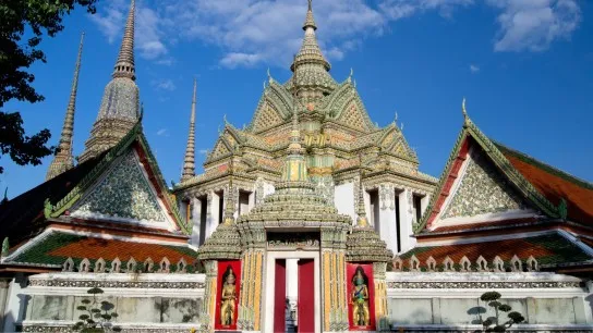 Day 2 Marvel At Bangkok’s Reclining Buddha In Historic Wat Pho
