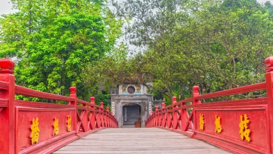 Day 9 Pay A Visit To The Sacred Ngoc Son Temple