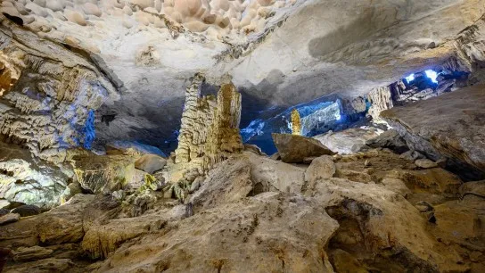 Day 12 Explore The Majestic Sung Sot Cave