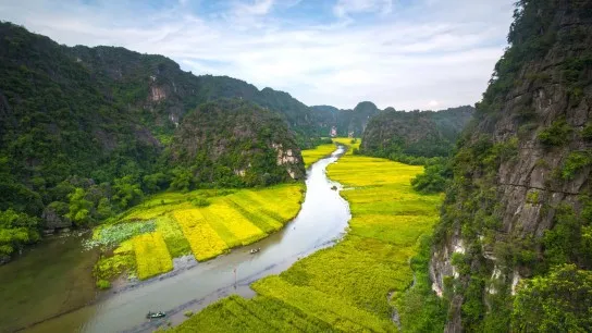 Day 11 Glide Through Tam Coc’s Breathtaking Landscape