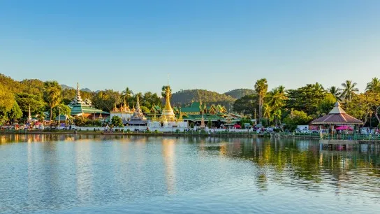 Day 3 Explore The Serene Beauty Of Wat Chong Kham And Wat Chong Klang