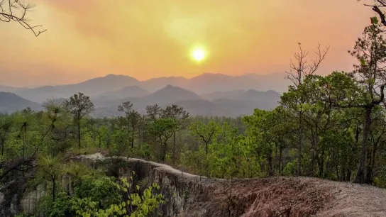 Day 2 Admire Stunning Sunset Views At Pai Canyon’s Dramatic Ridges