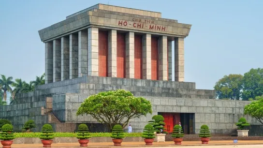Day 2 Pay Tribute at Ho Chi Minh Mausoleum