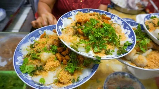 Day 9 Immerse Yourself in the Bustle of Ben Thanh Market