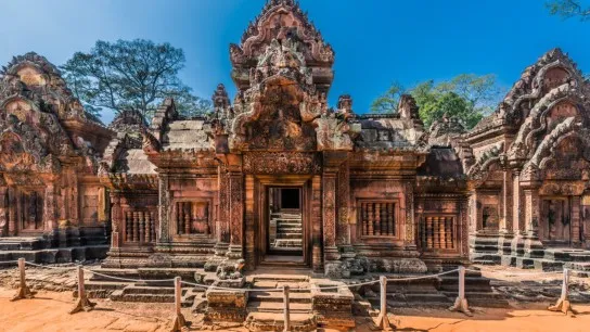 Day 8 Admire The Exquisite Pink Sandstone Details Of Banteay Srei Temple